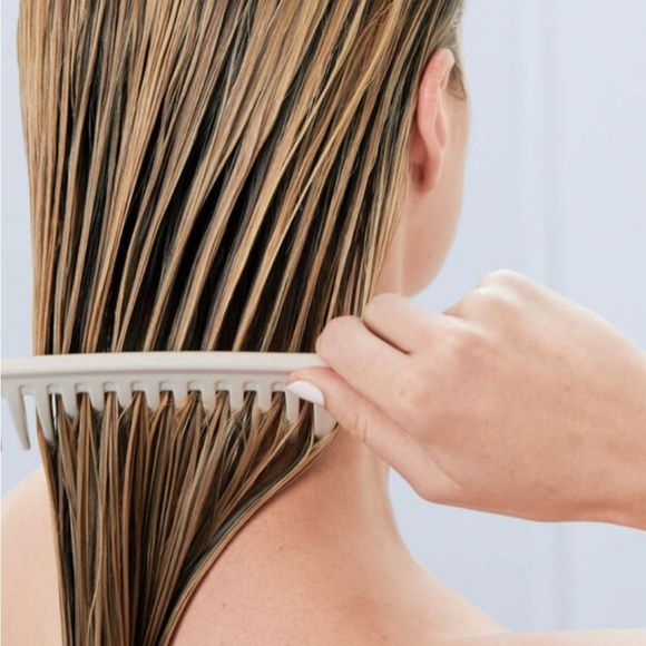 Living Proof Restore Conditioner - Picture 5 of 14